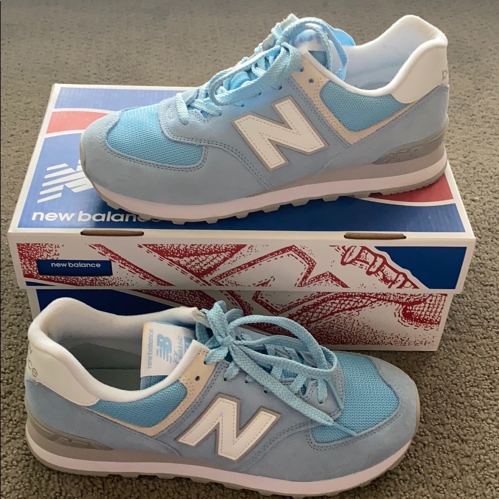 Women’s new balance classics
